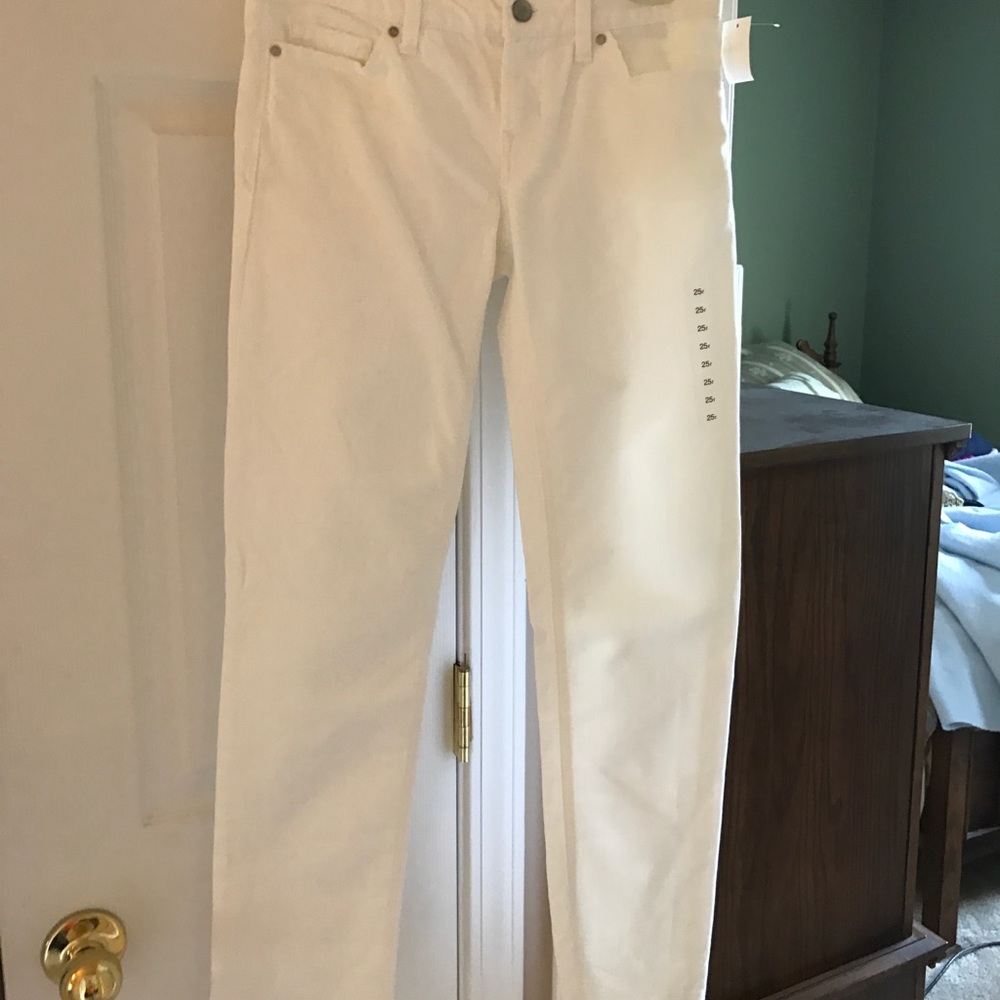 White gap jeans